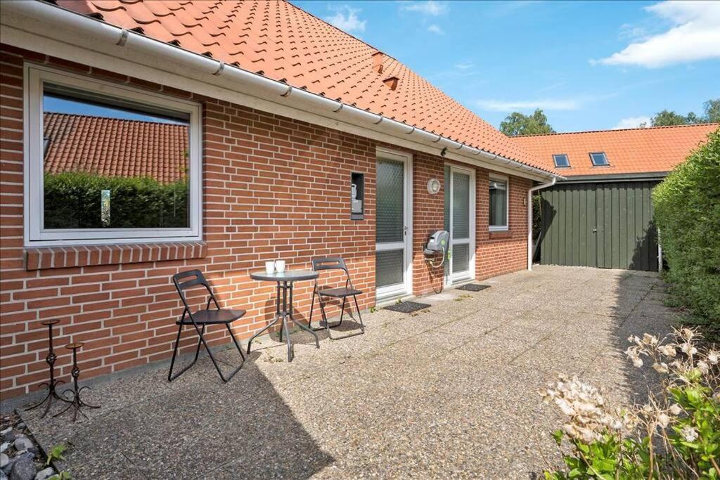 Вилла House Near Public Transport Lystrup Экстерьер фото