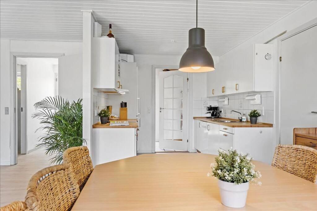 Вилла House Near Public Transport Lystrup Экстерьер фото